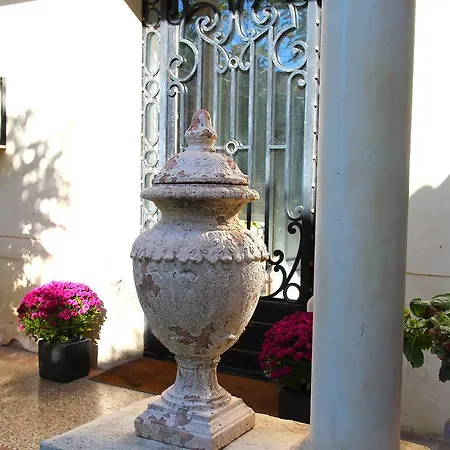 Oda ve Kahvaltı 15 Grand Rue 2*