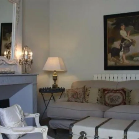 Oda ve Kahvaltı 15 Grand Rue 2*
