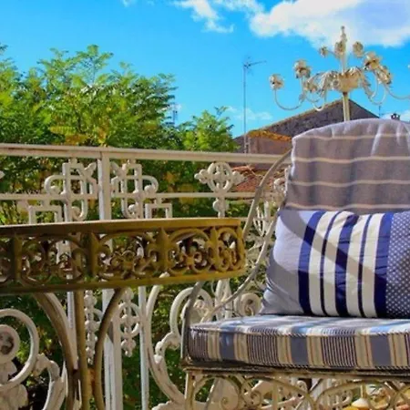 Oda ve Kahvaltı 15 Grand Rue 2*