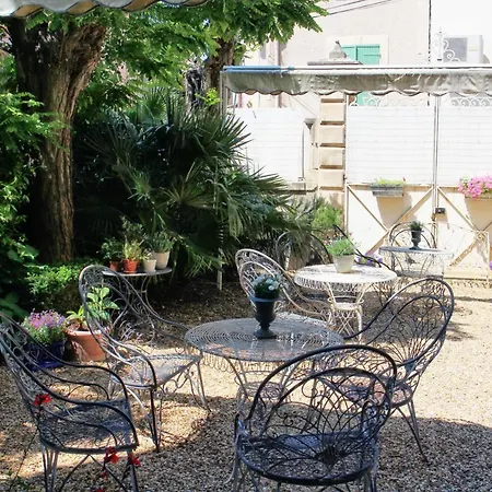 Oda ve Kahvaltı 15 Grand Rue